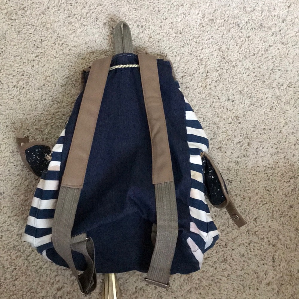 Backpack - Picture 2 of 5